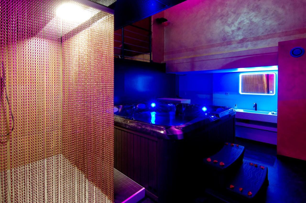 Mieuxqualhotel Jacuzzi Privatif Love Room Бордо Екстер'єр фото