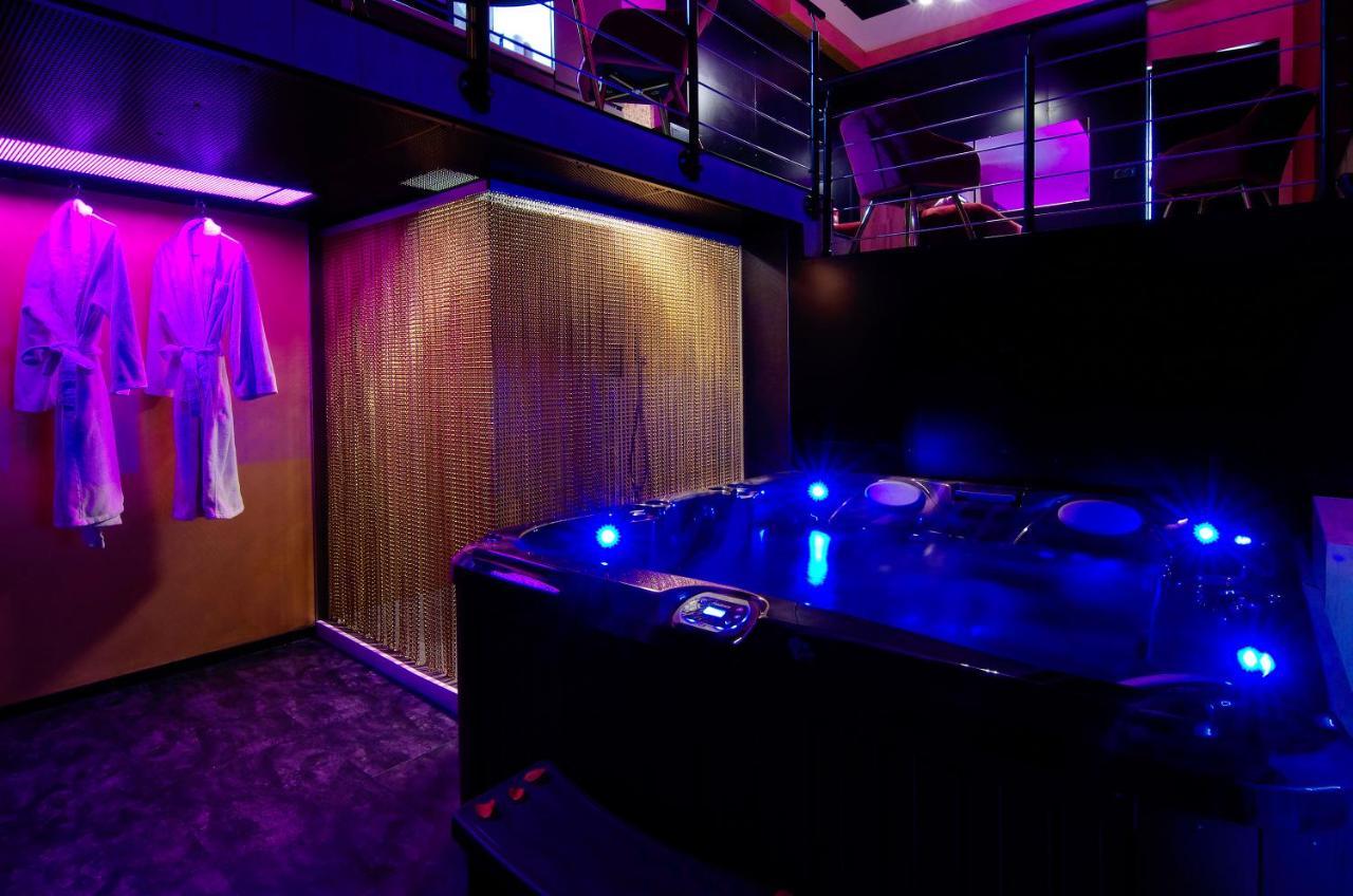 Mieuxqualhotel Jacuzzi Privatif Love Room Бордо Екстер'єр фото